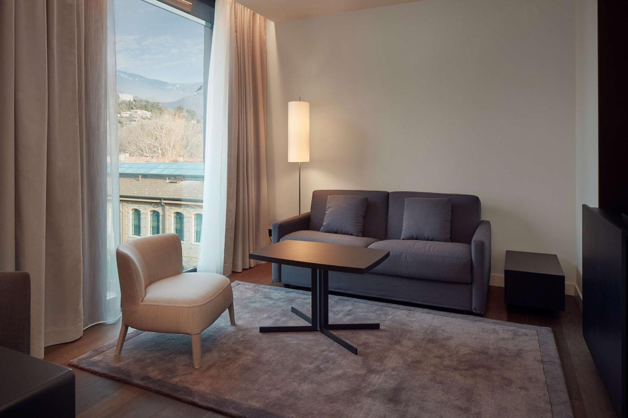 Hilton Côme
